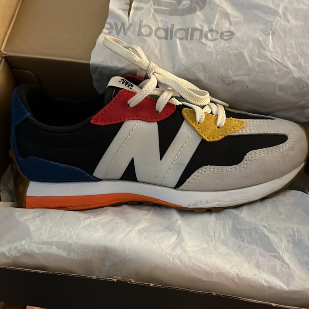 New Balance - Picture 2 of 5